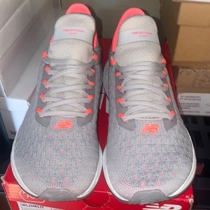 NEW NEW BALANCE FRESH FOAM LAZR HYPOKNIT Sneakers Size 6.5